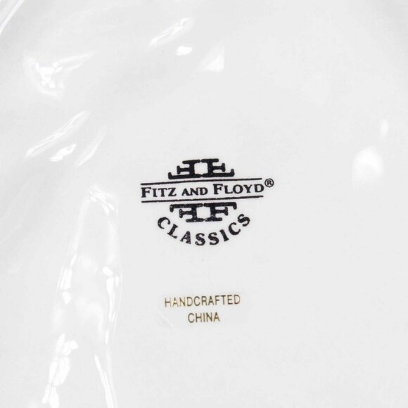 Fitz And Floyd 10 x 9 Cream Red 19/1222 Snowy Woods Santa Serving Plate